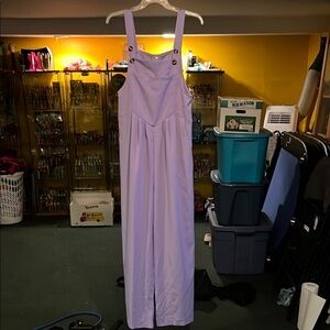 Elegant Purple Sleeveless Jumpsuit with Straight-Leg Design